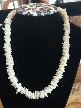 Natural Shell Necklace Vintage  - Elegant Beach Jewelry, 80's